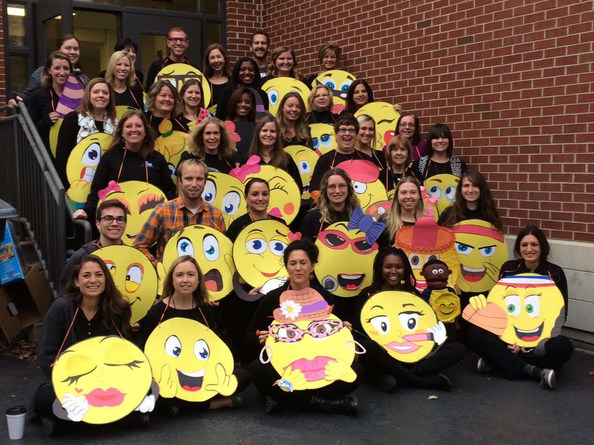 judymariek's tweet photo. Happy Halloween from Western Ave! @D161Supe @D161Supe #sd161 https://t.co/0ceLtx2ptL