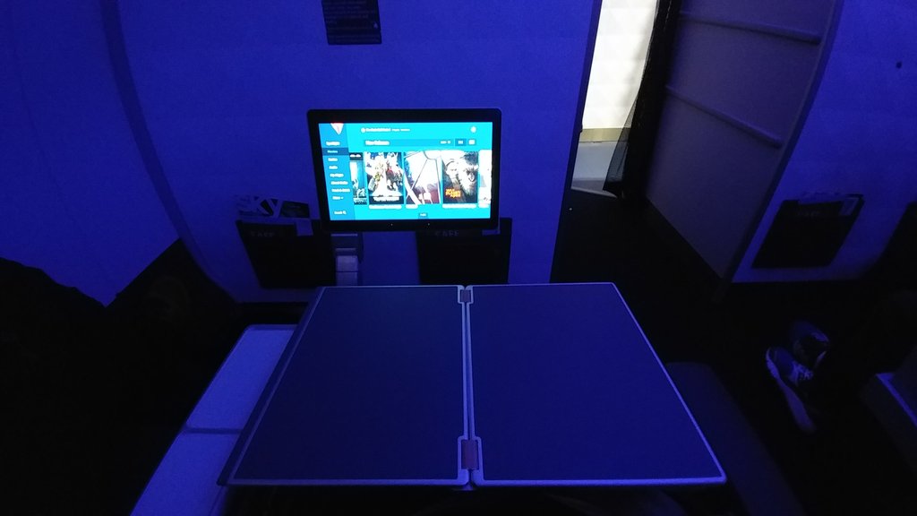 EyeOfTheFlyer's tweet photo. @Delta @Gogo Yep. Front row just rules! #Delta #PremiumSelect #A350FirstFlyersClub #PaxEx https://t.co/KuedDILgLp