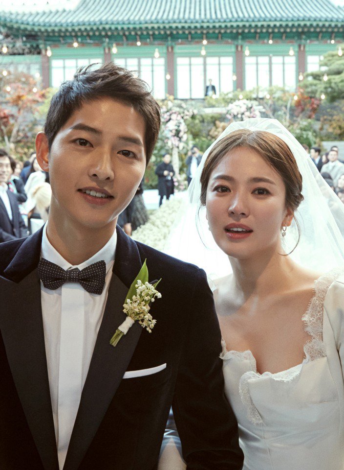ladysong14's tweet photo. SongSong ❤ #SongSongCoupleWedding https://t.co/XffjRRyePa