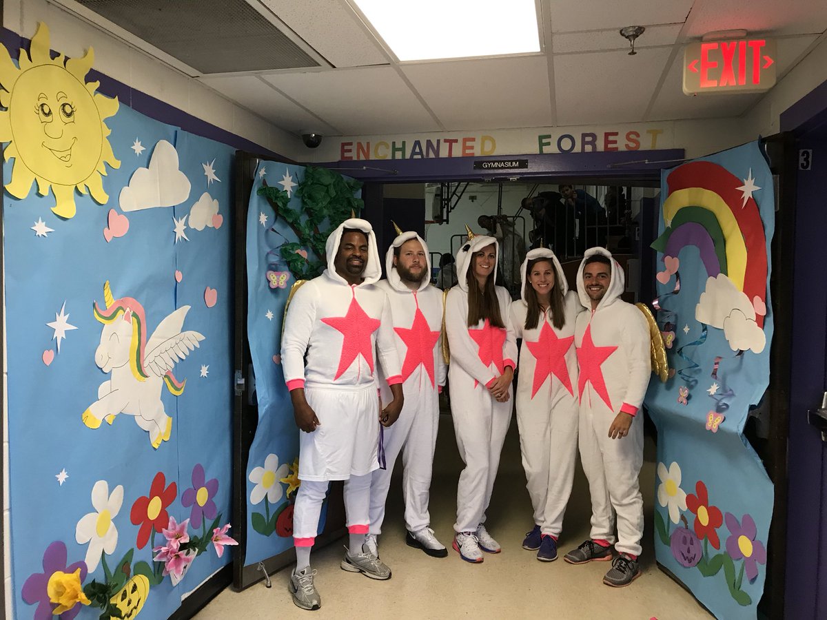 ashleylwilson3's tweet photo. Giving a shout-out to some of the best teachers around 🦄 #ArgyleMS #PEdepartment #Halloween2017 #enchantedforest @MCPS https://t.co/PAIxTUQgbc