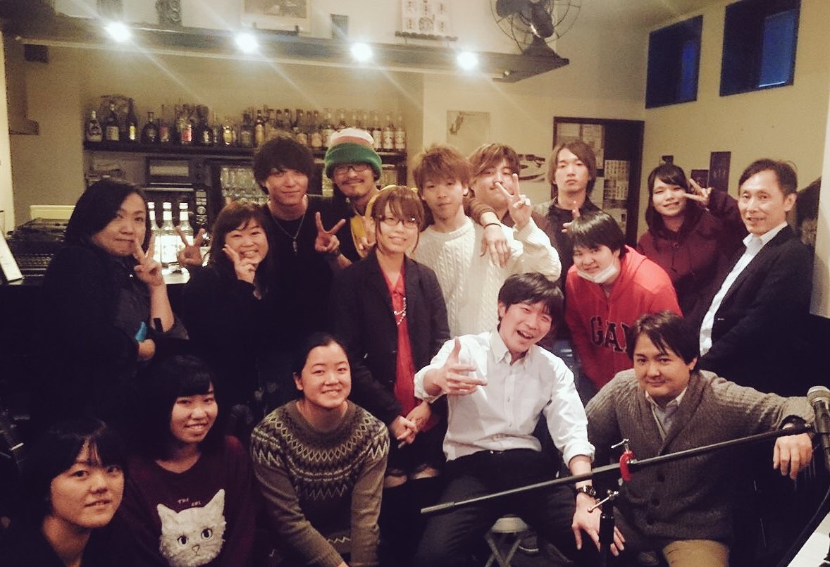 3SUNSUNSUN's tweet photo. 気づいたら1周年でした😌
心強い仲間のおかげで始まり
沢山の人が応援して下さり
沢山の人と出逢って
ありがとう。て
ずっと言っても足りない位感謝でいっぱいです🍀
これからも太陽の様な温もりと明日の笑顔へ繋がるメッセージを届け続けたいと思います😌よろしくお願い致します
3☀️SUN https://t.co/y9FVfu1UGD