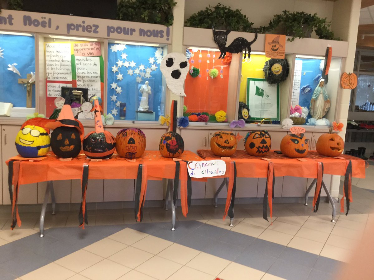 SnctEcole's tweet photo. Bonne fête de l'Halloween à tous! @ginagkozak1 @cscmonavenir https://t.co/TPqRbeVAJd