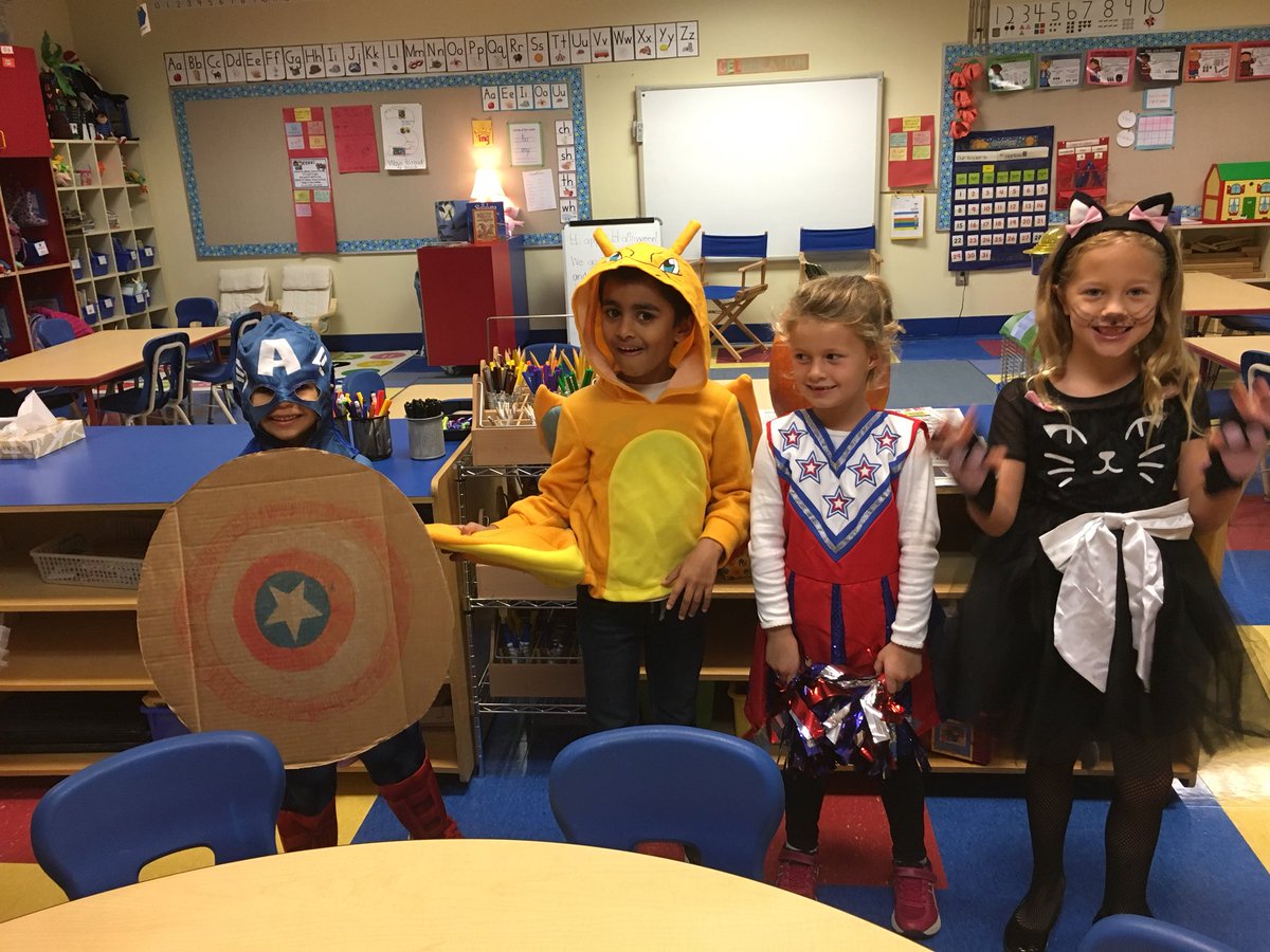 oakes6debbie's tweet photo. Celebrating Halloween Trinity style @BrookeK429 @maryjacobr @hickeytrit @julia_jlee @MissMeganNoe @#Trinitylearns https://t.co/AmVaronasV
