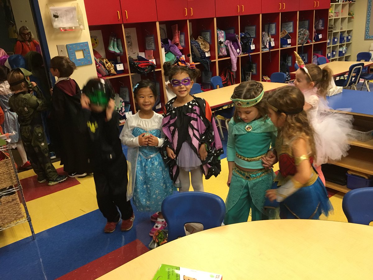 Celebrating Halloween Trinity style <a href="/BrookeK429/">Brooke Kelly</a> <a href="/maryjacobr/">Mary Jacob Harris</a> <a href="/hickeytrit/">Caroline/Monique</a> <a href="/julia_jlee/">Julia Lee</a> <a href="/MissMeganNoe/">Megan Noe</a> @#Trinitylearns