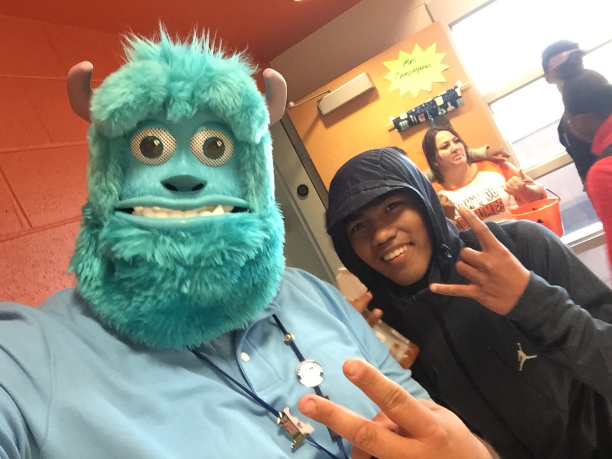 JosephHFuller's tweet photo. Happy #Halloween @CSDDoverHigh #DHS312 https://t.co/ZqhVhUXGY1