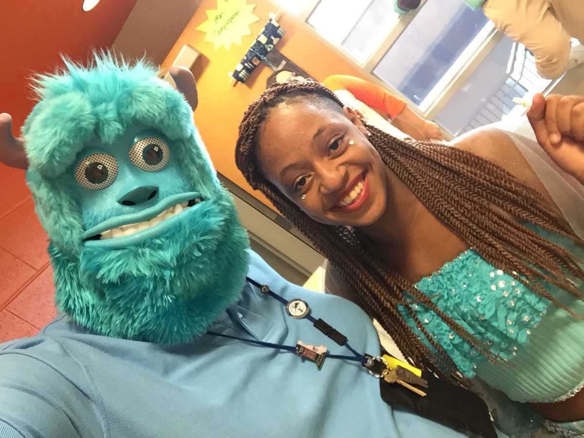 JosephHFuller's tweet photo. Happy #Halloween @CSDDoverHigh #DHS312 https://t.co/ZqhVhUXGY1