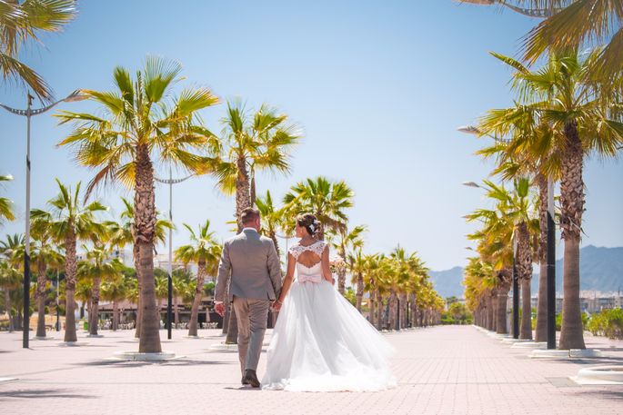 #LadybirdBride Bo &amp; Frank got married in a fortress in sunny Andalusia. Their multi-day trip was absolutely magical! bit.ly/2yZ230V