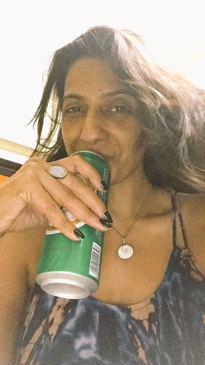 haanssa's tweet photo. When you get withdrawals u just pick up #beer n say cheers 🥂.. #missingGoa #friends n #fun https://t.co/kKQEKUB2Mi