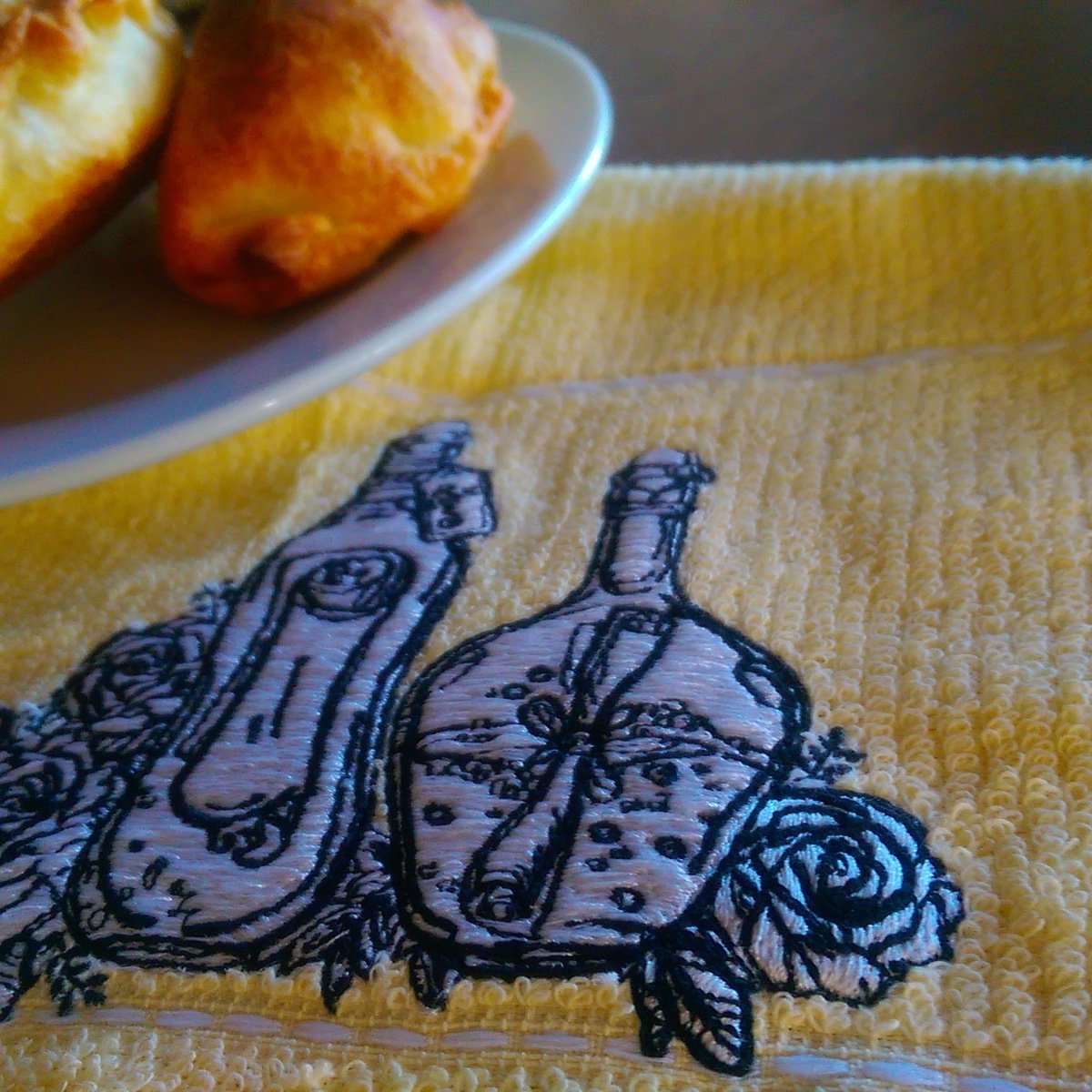 diver361's tweet photo. Bottles and flowers embroidered napkin
design available here
https://t.co/eYp0urgs7P
#kitchenembroidery #bottles #embroidery #napkindesign https://t.co/FuUeeHVnVp
