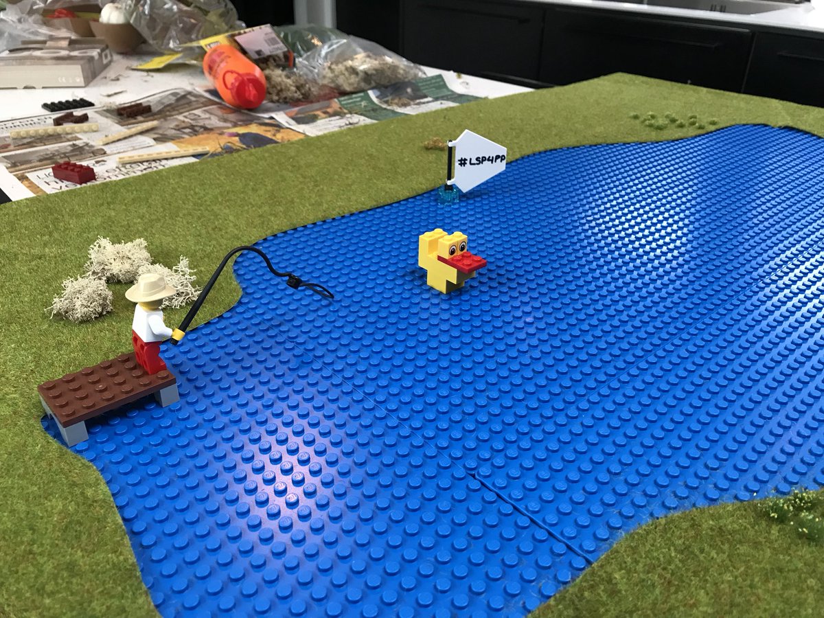 madsbab's tweet photo. Duck pond in the making for our #cwf2017 workshop “What Drives Your Creativity” using #LegoSeriousPlay #lsp4pp https://t.co/HUZ9lEaz8N