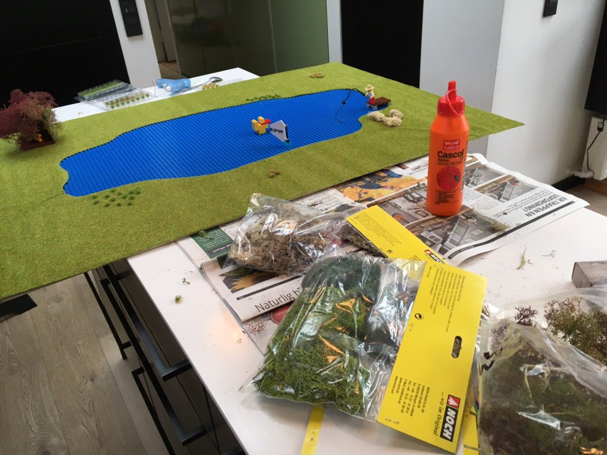 madsbab's tweet photo. Duck pond in the making for our #cwf2017 workshop “What Drives Your Creativity” using #LegoSeriousPlay #lsp4pp https://t.co/HUZ9lEaz8N