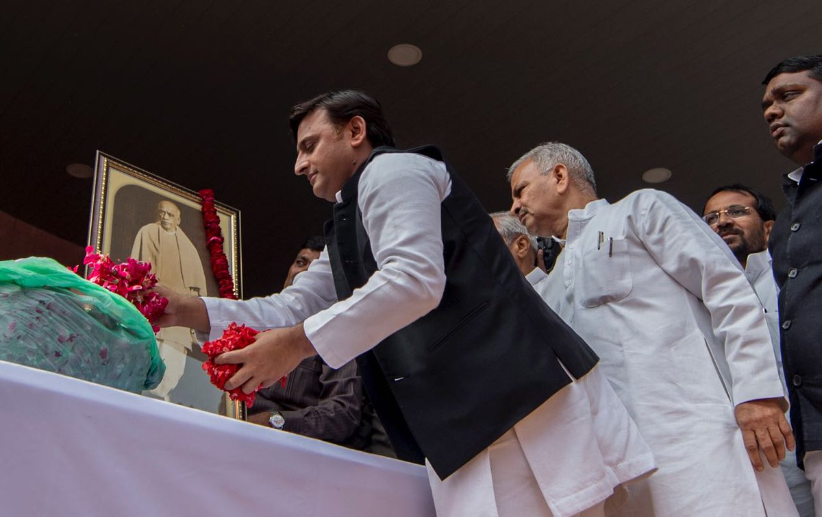 samajwadiparty's tweet photo. लौह पुरुष सरदार वल्लभ भाई पटेल जी को उनकी जयंती पर शत शत नमन। https://t.co/I0BOL1v16P