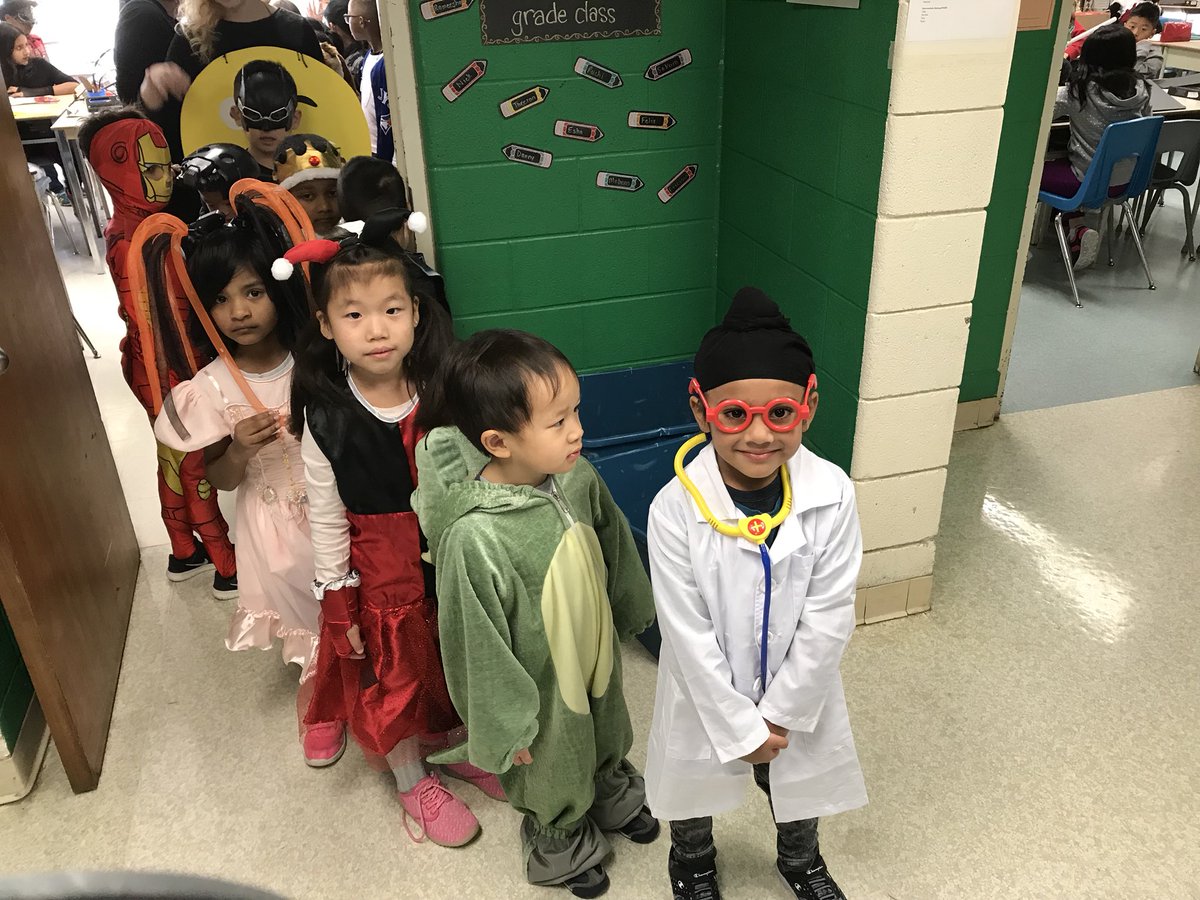MacklinPS_TDSB's tweet photo. Halloween parade at #MacklinMagic https://t.co/VQtP6U5Xud