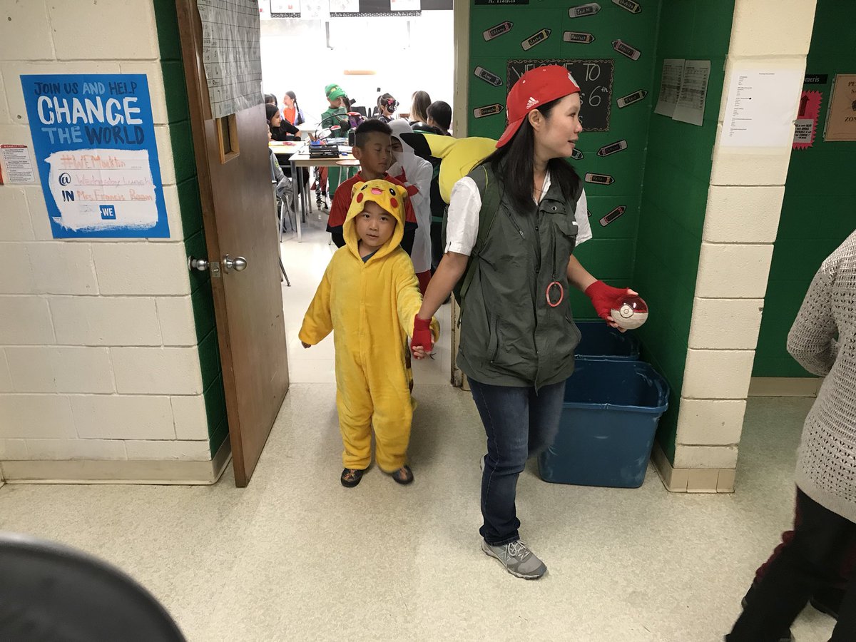 MacklinPS_TDSB's tweet photo. Halloween parade at #MacklinMagic https://t.co/VQtP6U5Xud