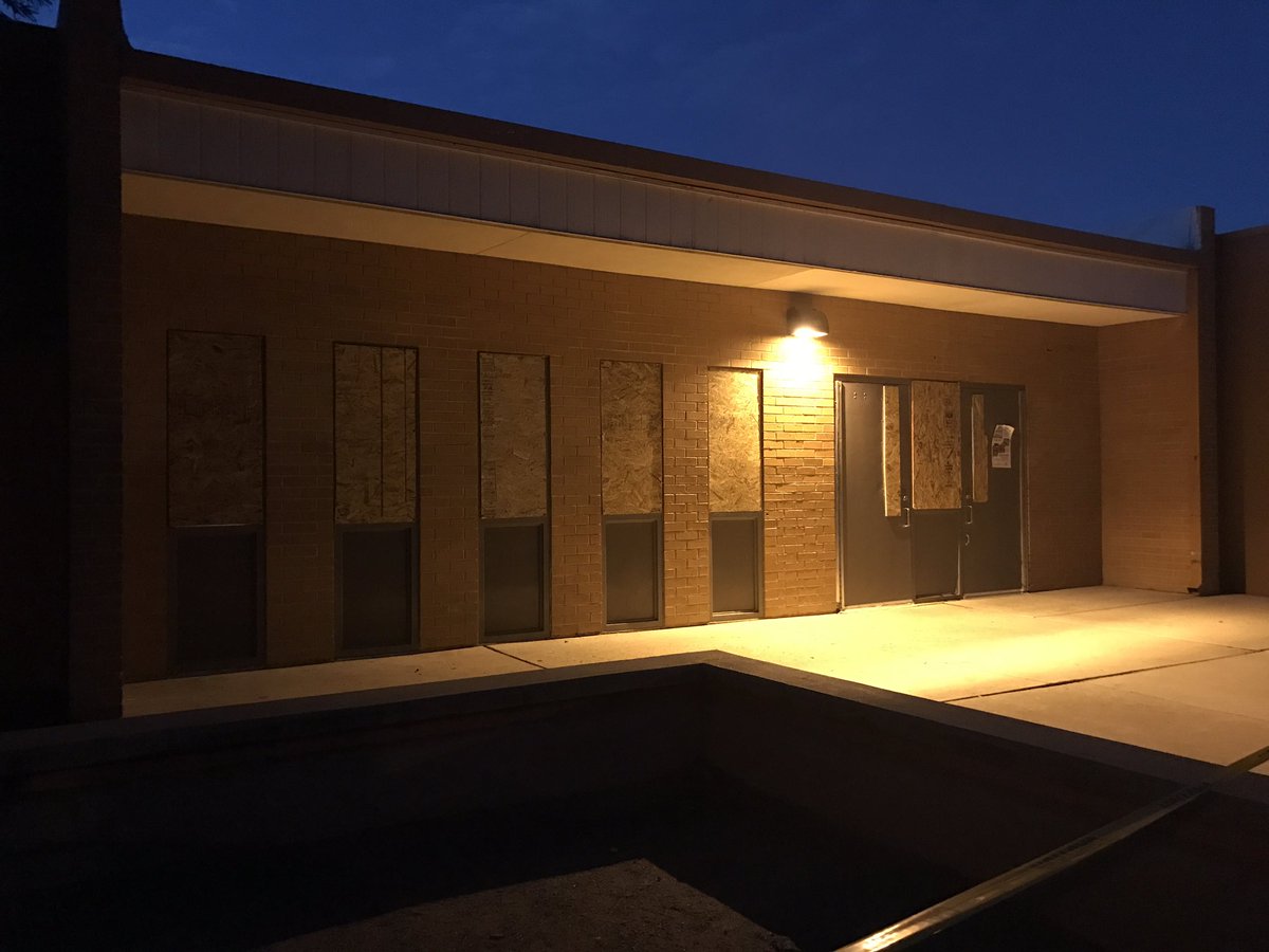 vickikarrnews's tweet photo. Windows boarded up this morning after vandals hit 4 Amphi Schools @TucsonNewsNow #Tucson https://t.co/DjjXmMMMYS