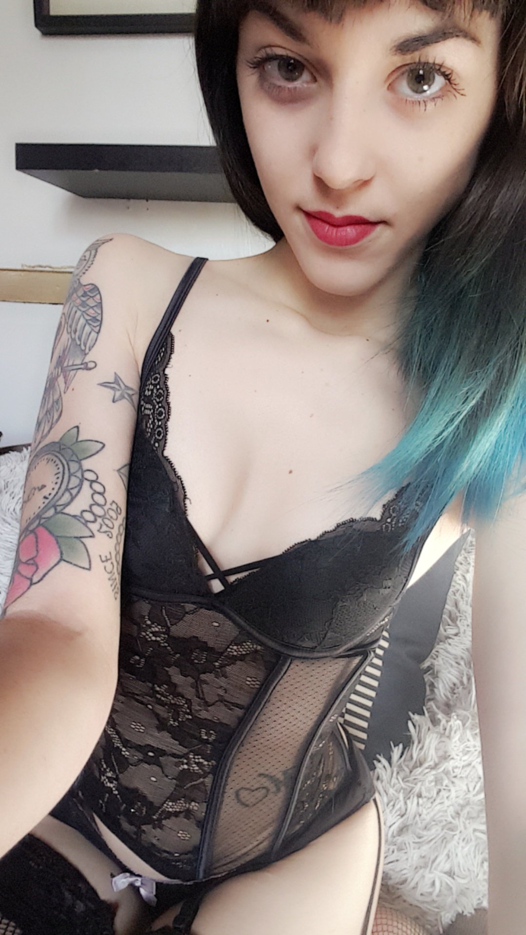 En live sur @UfancyMe_ mais le lush sera pour une prochaine. Mais venez me faire jouir quand même 😘😘 https://t.co/kY0a1f3QrY