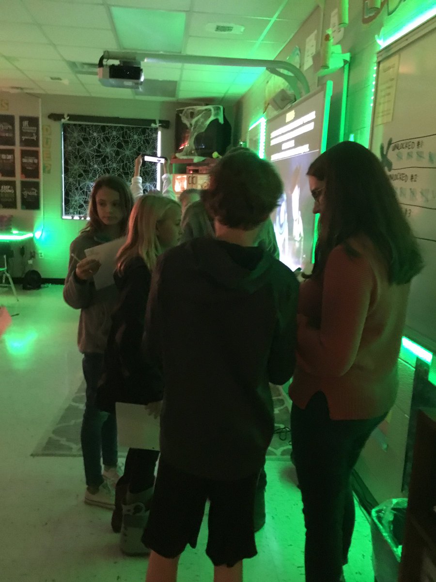MrsFergusonGMS's tweet photo. Ms. Brooks' class is working to unlock the mystery of Toy Story of Terror using QR codes and nonfiction text structure. How cool is that?! https://t.co/59neKb3xjQ