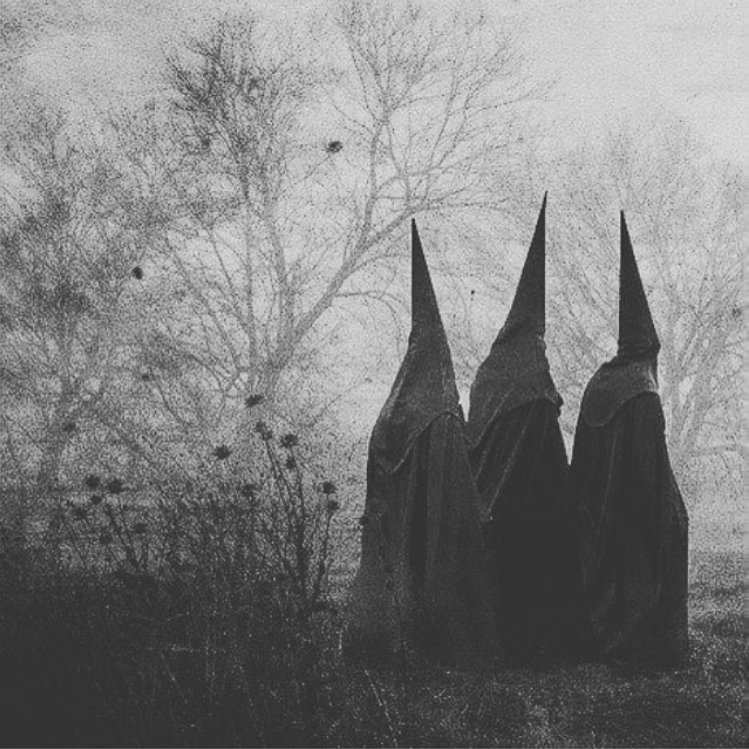 DisMystic_'s tweet photo. Happy Halloween Witches! Today is our day. Cackle louder, dance wilder and flirt with the dead until they cough up some candy... #samhain https://t.co/xGxGuA7QP0