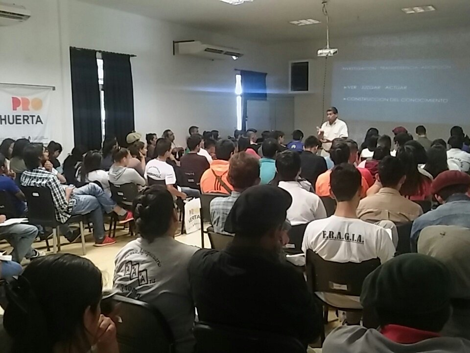 AF_INTA_CTES's tweet image. Los jovenes d Escuelas Agropecuarias y los #desafios Territoriales @prohuerta #Profeder #INTAconTODOS +de 100 jov. y doc. #PReTHN #PReTNO