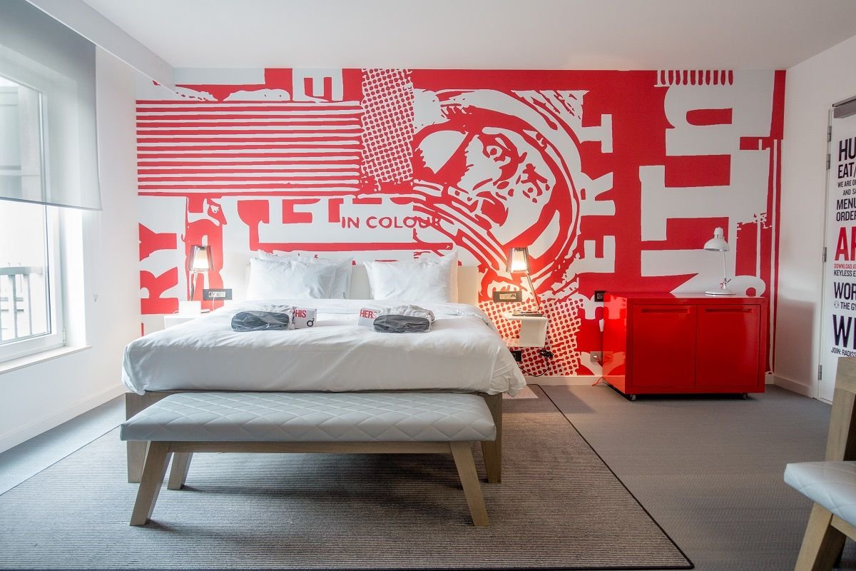TravelerAddicts's tweet photo. There's Fun Around Every Corner at the Radisson Red Brussels https://t.co/JbhTER1qXh #radissonredbrussels https://t.co/pStyyi3BSx