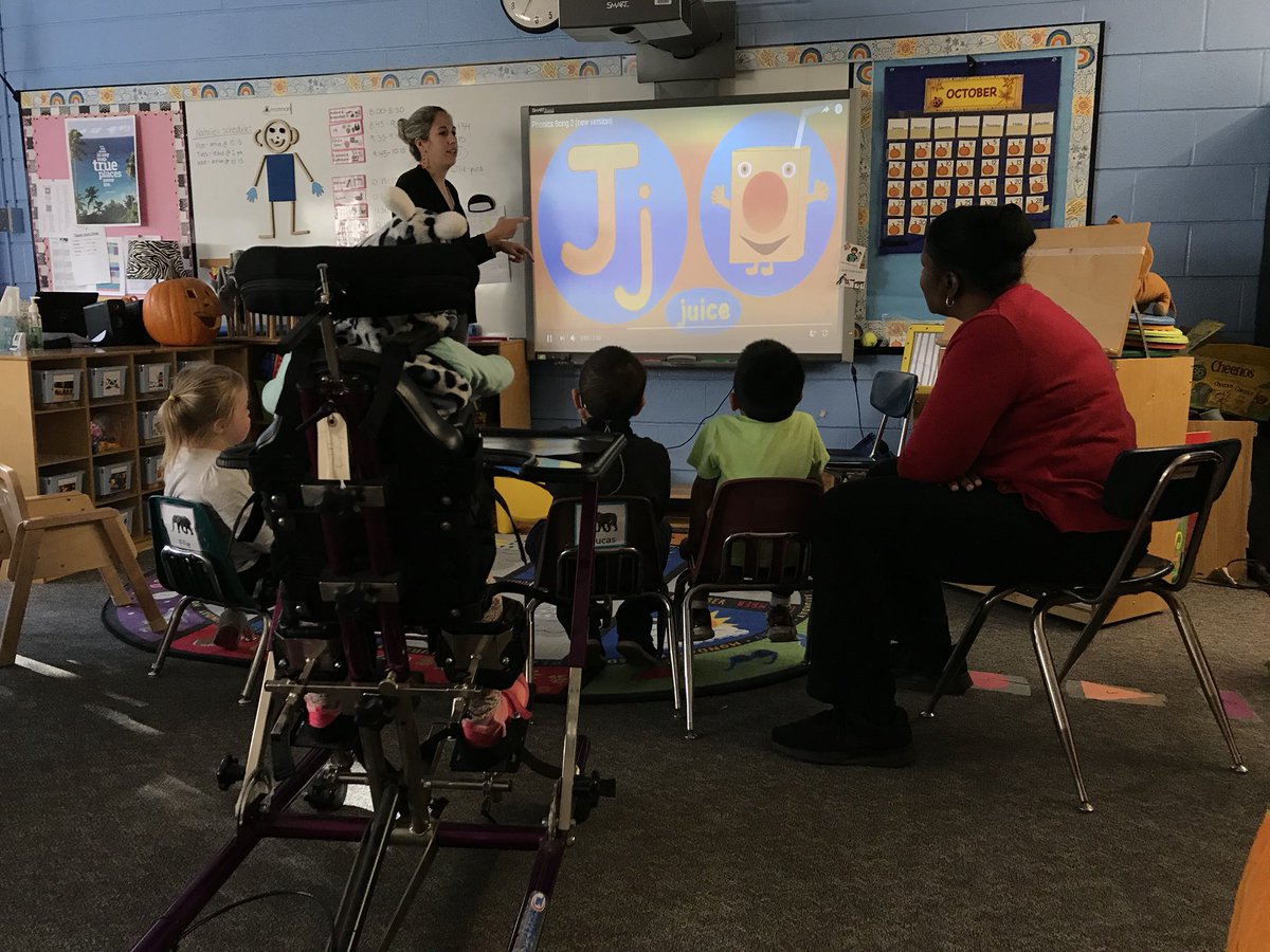 APS_childfind's tweet photo. Singing the ABC’s in PreK @BarrettAPS @APS_SpecEduc https://t.co/3jF9ArBzKW