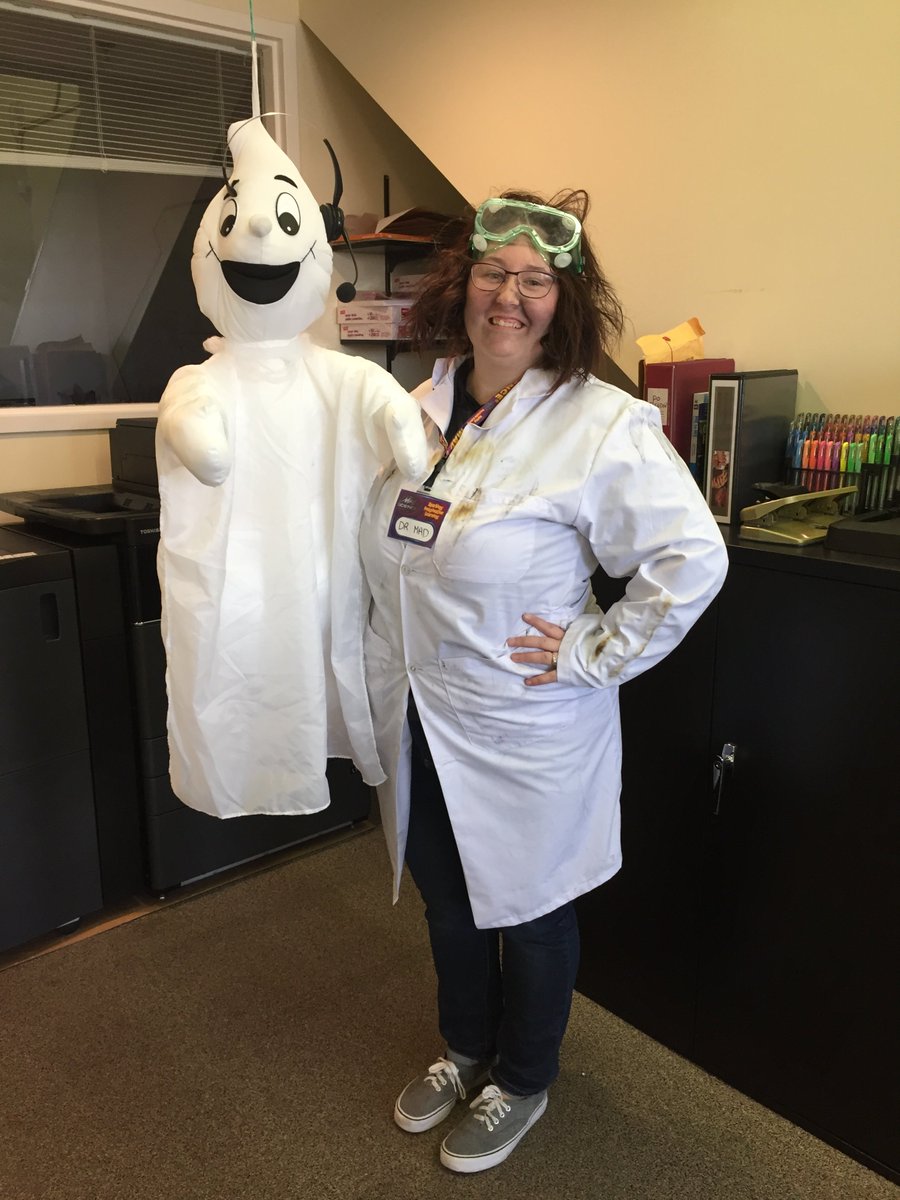 MadScienceTO's tweet photo. Happy Halloween! #DrMad #madsciencetoronto 🎃👻 https://t.co/rIY40j7jo1