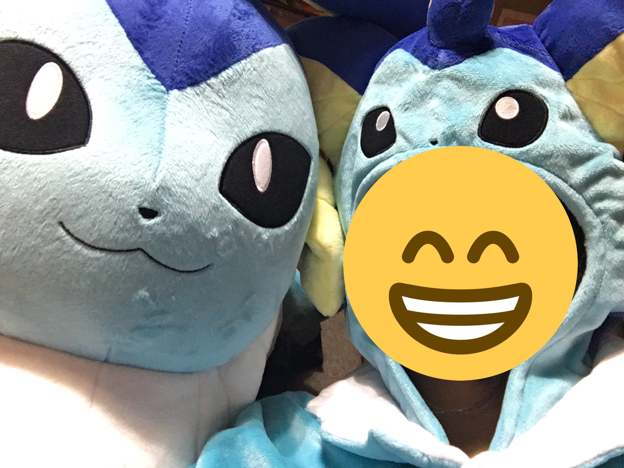もみねこっ 等身大シャワーズぬいぐるみがついに到着 ヾ ﾉ こんなにシャワーズって大きいんだね シャワーズコレクションの最も貴重なグッズに仲間入りしたよ シャワーズコレクション シャワーズ もみ猫メモ T Co 4rg2meeee8