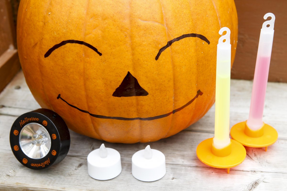 PublicSafetyNS's tweet photo. Happy Halloween! Remember that glow sticks or battery-operated lights are best in your jack-o-lanterns instead of candles! https://t.co/UjeGTWjy6y