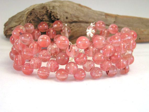 mcwilsonky's tweet photo. Glass Bead Bracelet
#Etsy #handmade #jewelry #bracelet #quartzglass #fashion #fashionjewelry #gift #beaded #beadwork https://t.co/2iDOvkHj00 https://t.co/bJKQBzMzHl