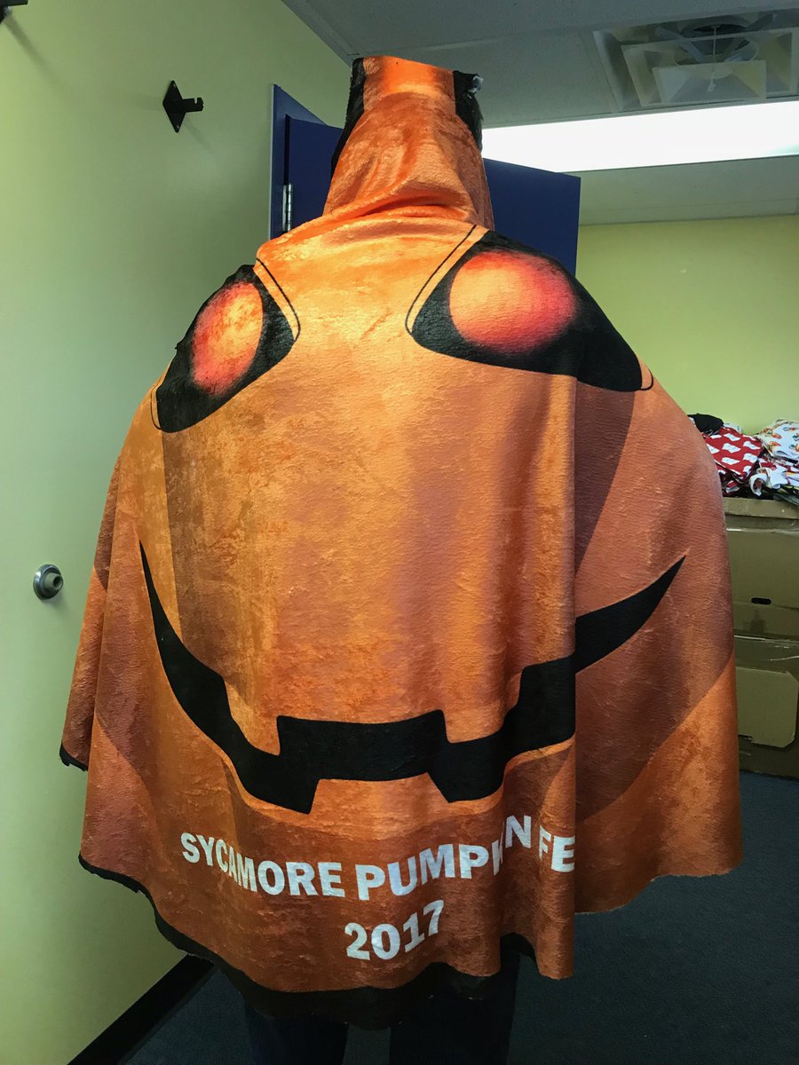 krazyklothesLTD's tweet photo. Happy Halloween! π Call Krazy Klothes 317-809-5687 #halloweencostume #Blanket #sublimation #fabric #spiritweek17 https://t.co/QOTP9niuVj