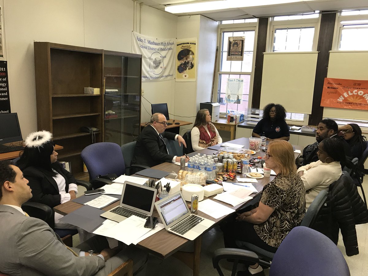 Network4News's tweet photo. #MastbaumHighSchool #PrincipalPLC Getting student input regarding 9th grade attendance. What makes you want to come to school? https://t.co/9LnodAyJEo
