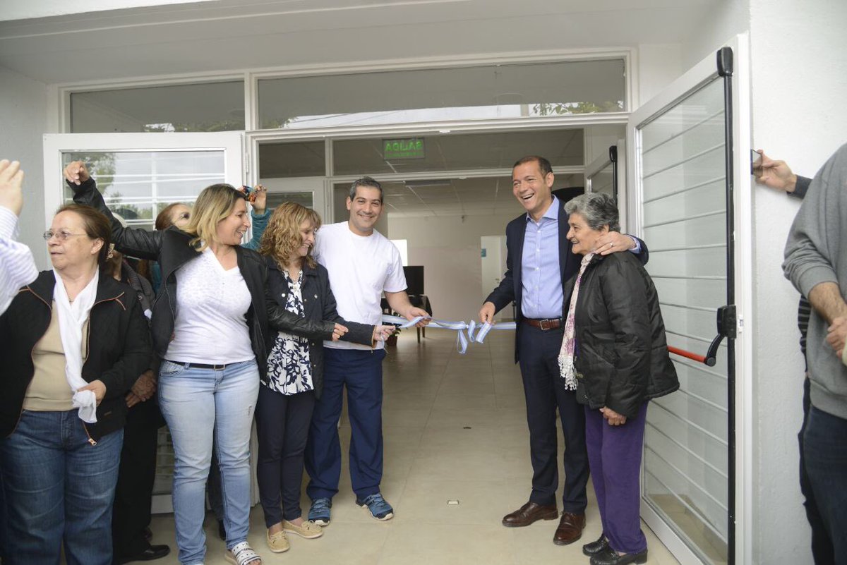 OmarGutierrezOk's tweet photo. Que linda quedó la ampliación del Centro de Salud del barrio Valentina Norte! Más espacios para una mejor atención. #HaciendoFuturo https://t.co/W9vjaqvk6w