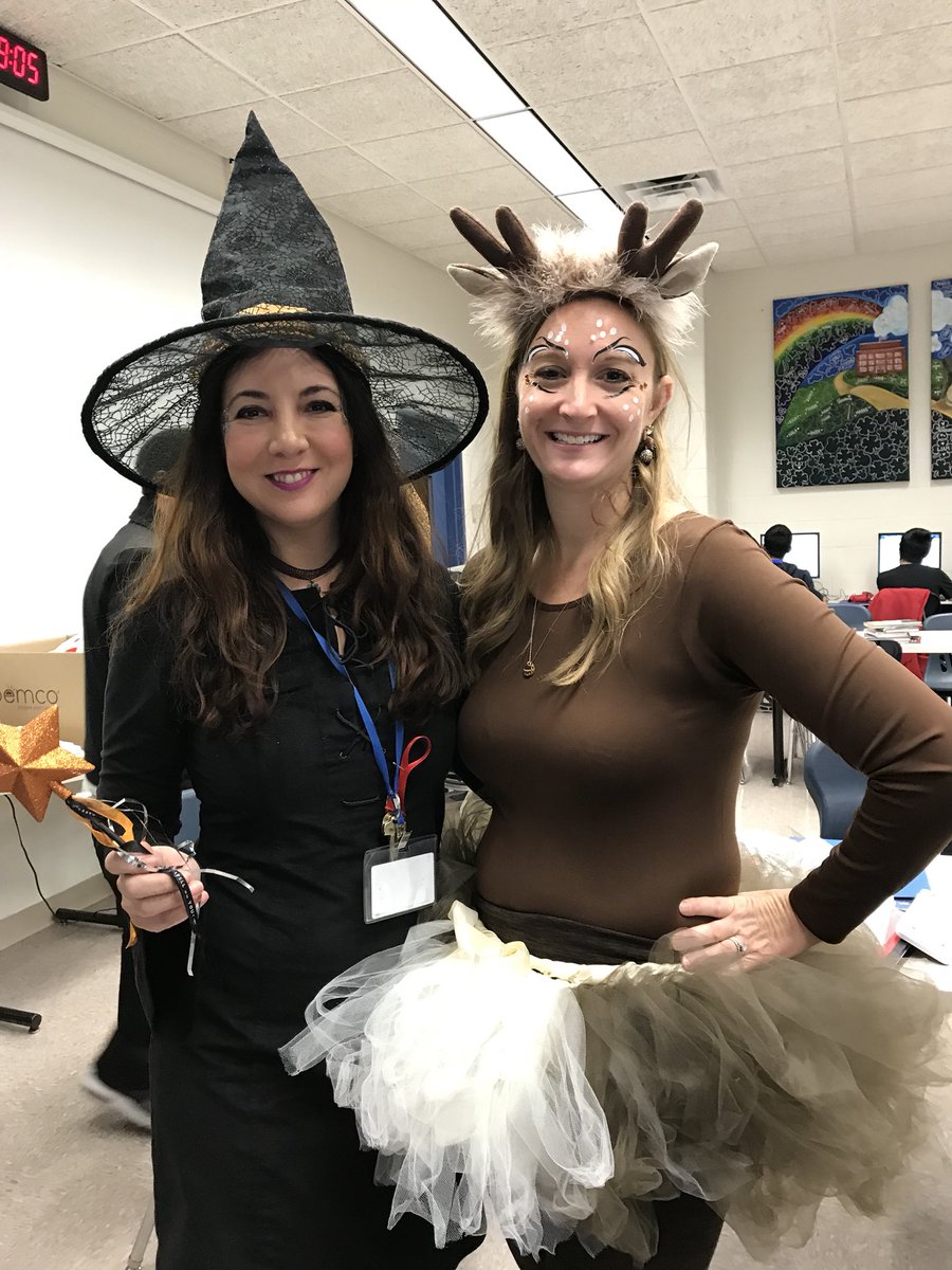 msmignone's tweet photo. Oh deer! Research is getting spooky @JerichoMS !🎃 #jerichomslibrary #Halloween2017 @PamTravis https://t.co/VNleUWBKQ5