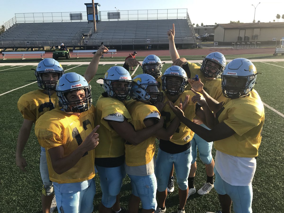 mcmemfootball's tweet photo. A few #TOSeflies from this week. Good things ahead for the Good Guys! #StangNation #TOSelfie #QBHonoraryDefender #1MoreForTheGoodGuys https://t.co/WnAKPCTX6x