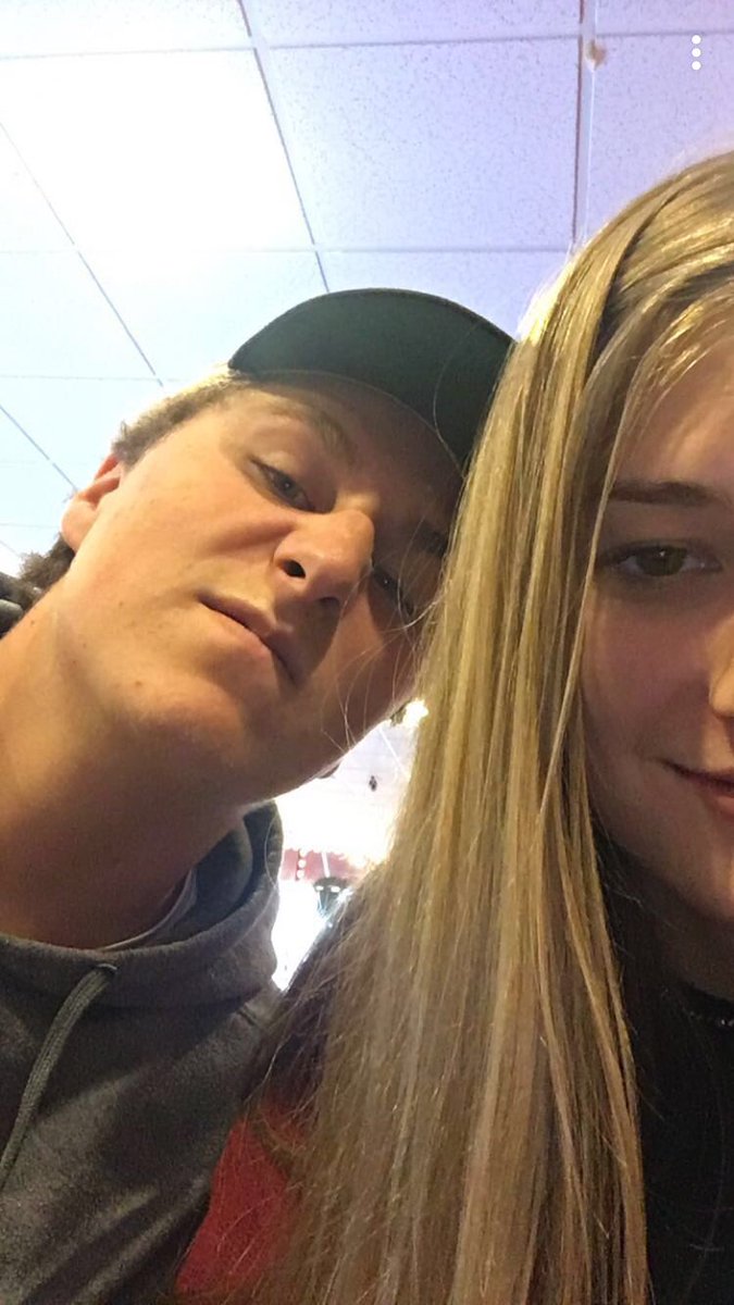 IsbellLily's tweet photo. Happy bday Ryan!!! Thanks for being my best friend, miss you lots I hope you have a great day🎊 https://t.co/XqCxsoW8NM