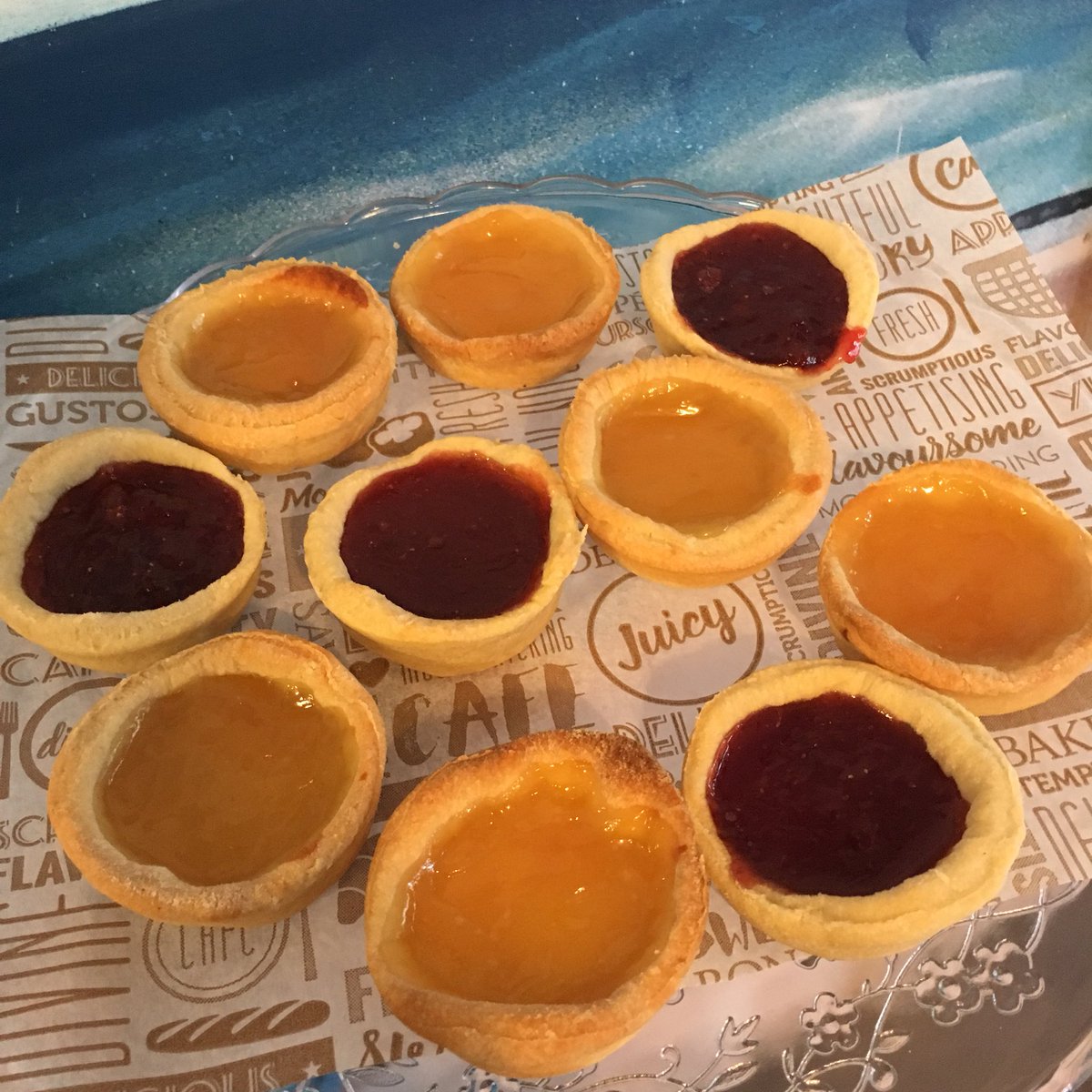 goodgutgurus's tweet photo. Cloud9 tarts, jam or lemon just like my Nanna used to make them #cloud9wellbeing #susanandrachel #coffeeshop #jamtarts https://t.co/Z77yvQJC9K