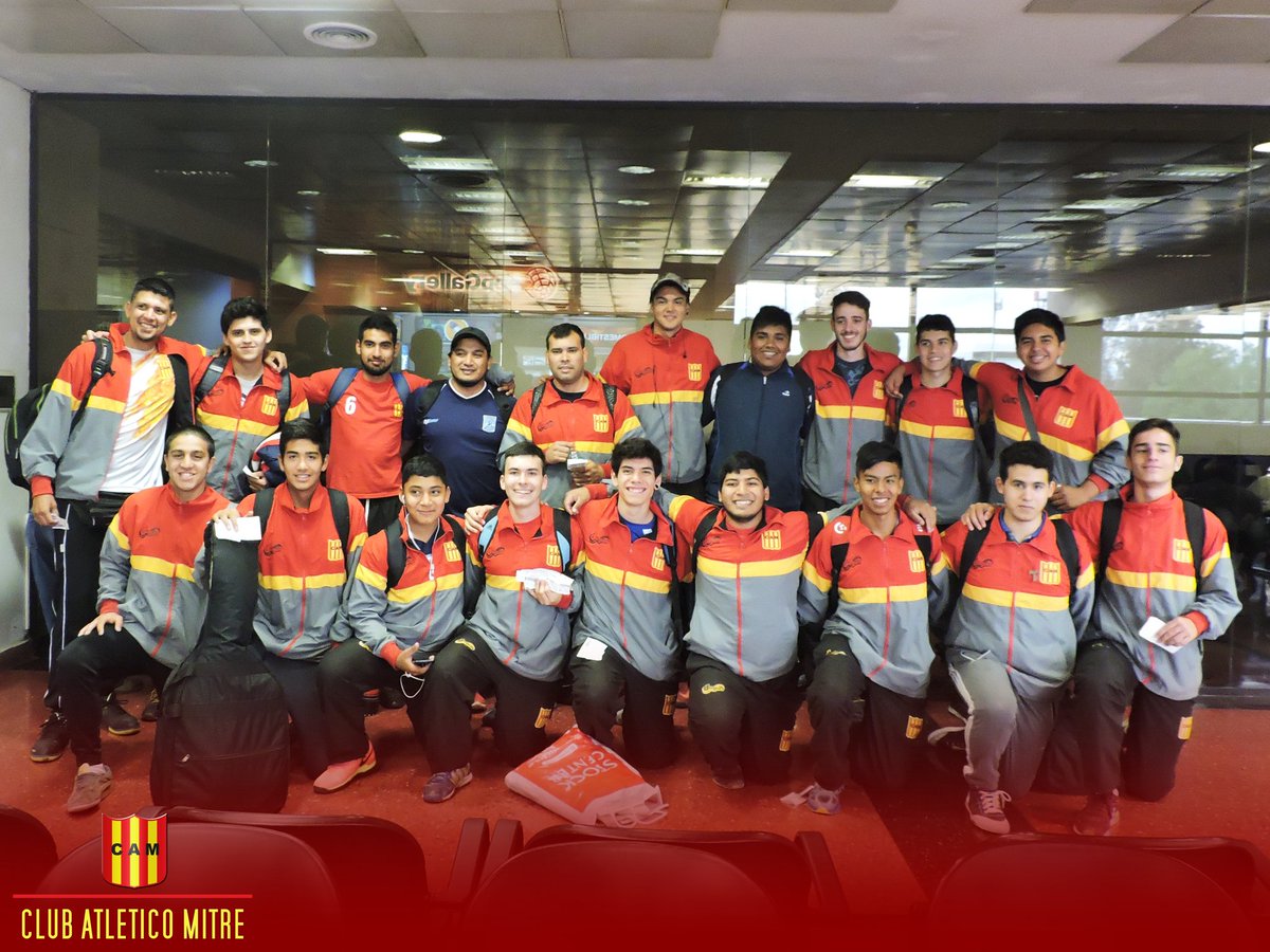 CAMitreSalta's tweet photo. #Handball El plantel de #Mitre rumbo a Bariloche para disputar el Torneo Nacional de Clubes, Juveniles "C".
¡Muchos éxitos! #VamosCiclón 💪 https://t.co/640kLd1Tj6