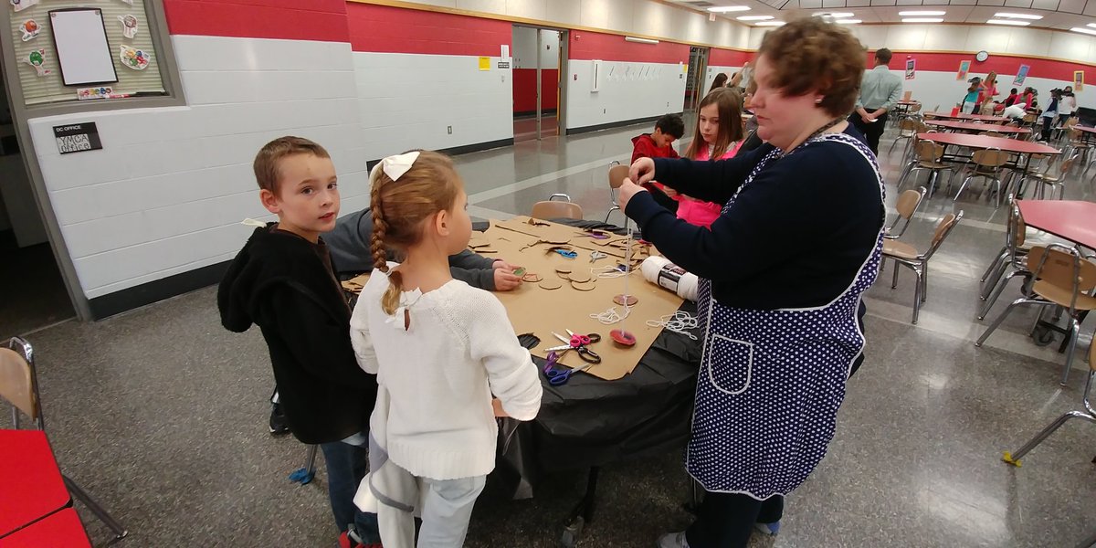 4th grade colonial days...arts &amp; crafts, food, toys, fun!! #bbebulldogs #scschat <a href="/whitaker_am/">Ann Marie Whitaker</a>