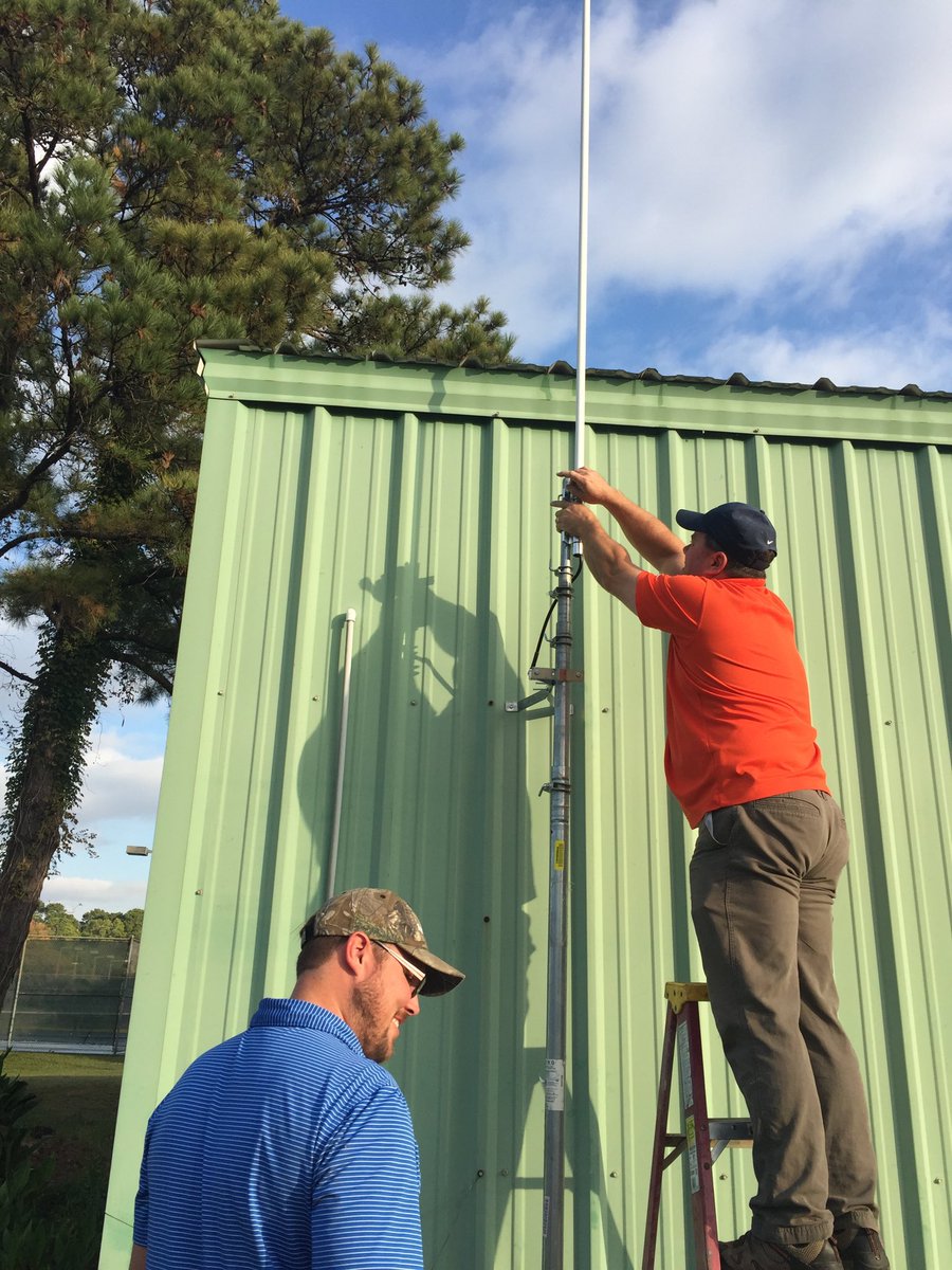 KeelingGolf's tweet photo. Onsite at @RaveneauxCClub in Houston, TX installing 900Mhz technology for their @RainBirdGolf system. #KeelingGolf https://t.co/pDSimhdiWn