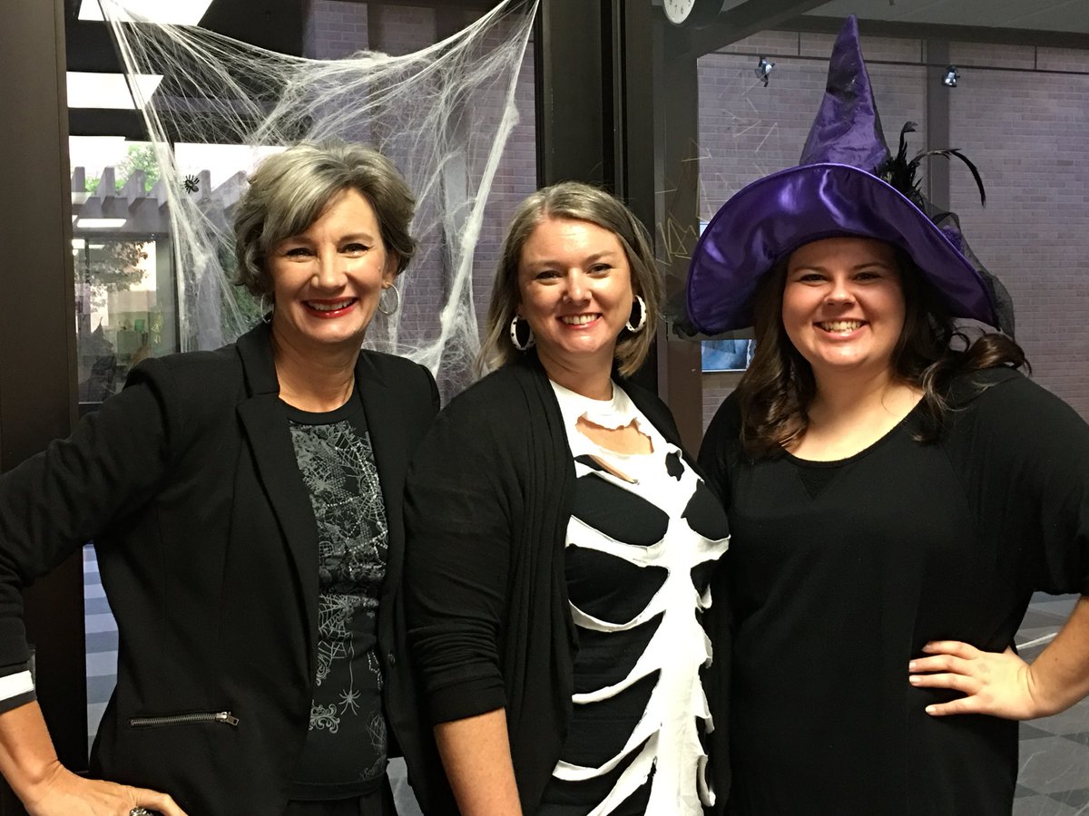 UNTEngineering's tweet photo. Dressed up for Halloween? Tweet us your photo for a chance to win a water bottle! 🎃 And stop by the Dean’s Office for candy! 🍬 https://t.co/uTsEGjWMRX