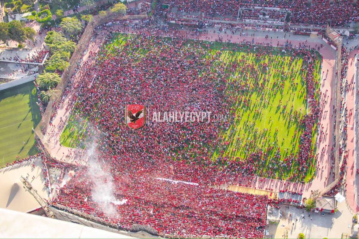 Egypt_Football's tweet photo. النهائي لن يلعب هنا بل هذا مجرد تدريب للنادي الاهلي في حضور جمهوره قبل المواجهة الحاسمه امام الوداد المغربي https://t.co/nyVzRan0X4