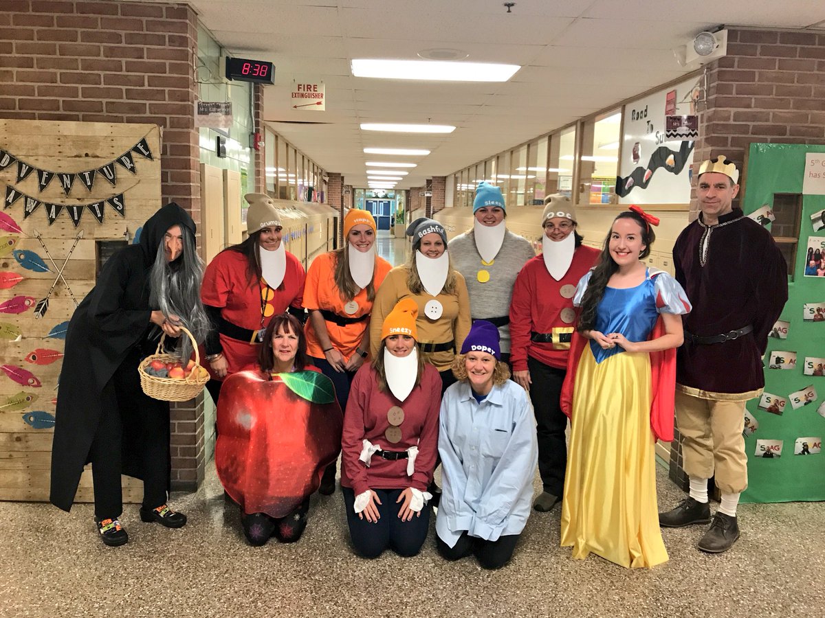 MissCurrens's tweet photo. We love Halloween here at Middleborough!! 🎃👻 @middleboroughes https://t.co/pzzPHQ0tJp