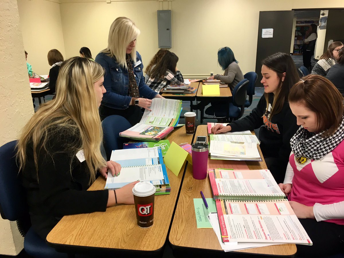 mrsmartin259's tweet photo. @WichitaStateCOE students advising our @WichitaUSD259 Elementary ELA curriculum team with analysis of our pilot programs. #WPSProud #edshox https://t.co/TdliTeY3pi
