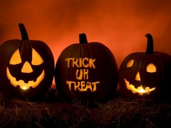 Root_Dental's tweet photo. We're history buffs... here's the history of Halloween! https://t.co/A58xYouXxq

#HappyHalloween #RootDental #VeroBeach #FL #History https://t.co/uqTv0srBG5