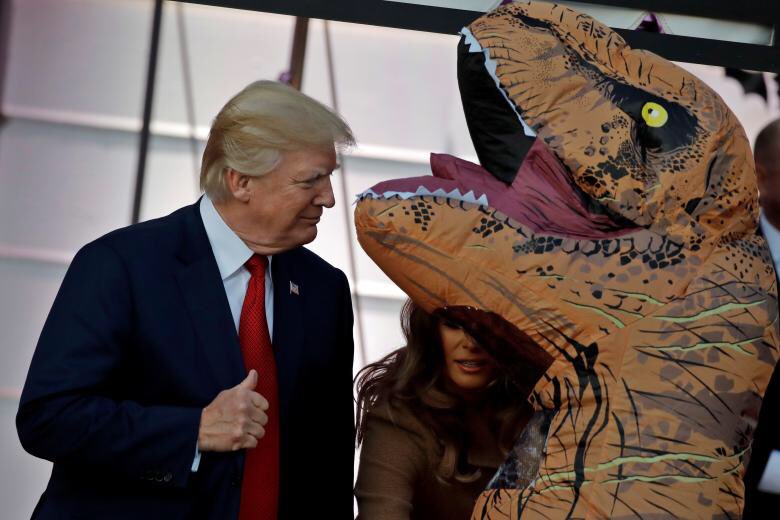 ianbremmer's tweet photo. There’s an orange dinosaur at the White House.
And some guy in a costume. https://t.co/9cd6qtNKvT