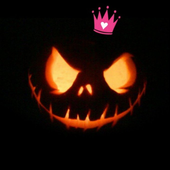 Special Halloween Snapchat Deal by @AllieSevenxxx https://t.co/mzU9hQtylY @manyvids https://t.co/zFs