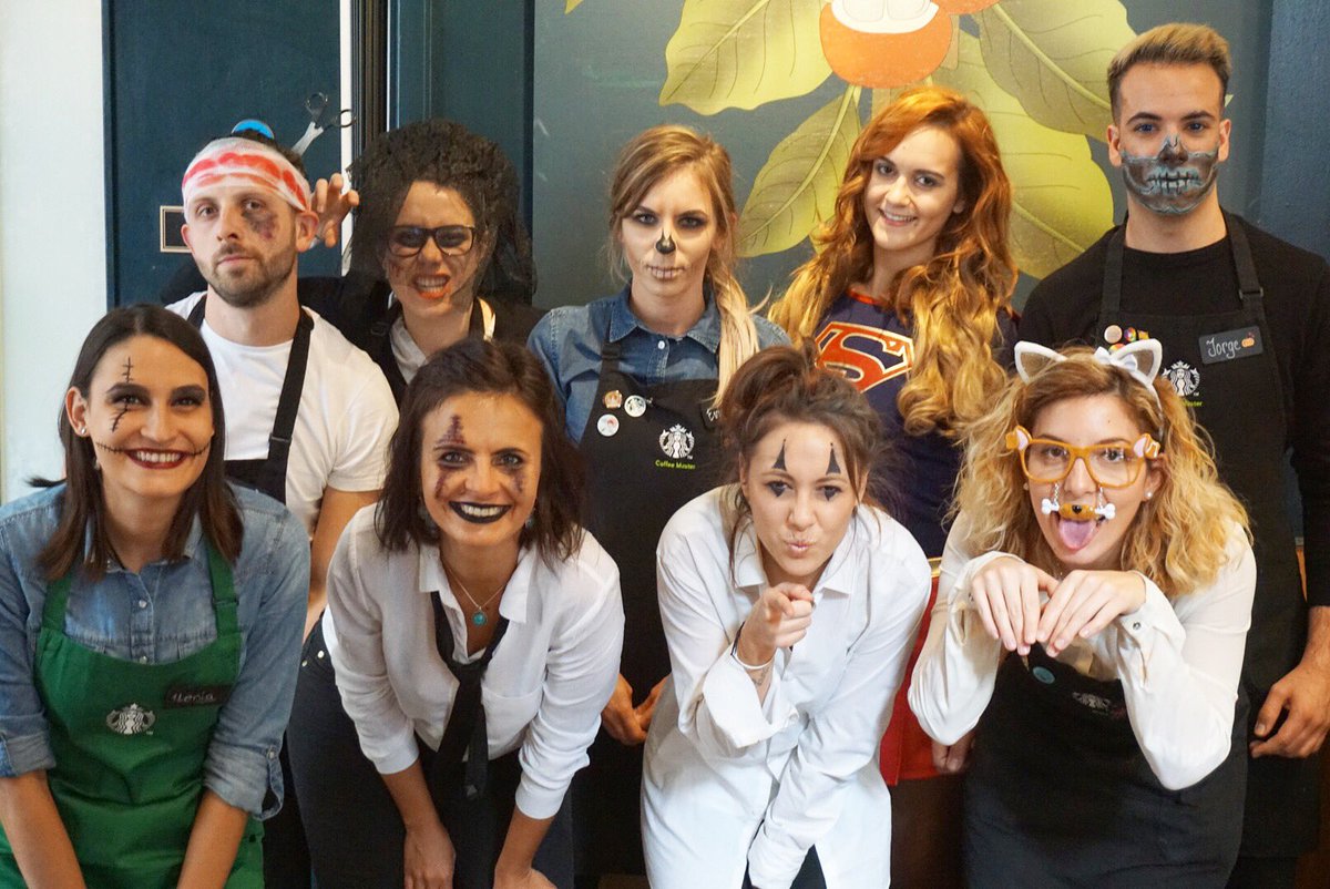 SbuxCountyHall's tweet photo. Halloween in Our store 🤡 #halloween @SbuxLondon @StarbucksEMEA @StarbucksUK https://t.co/PuoqGRvbeR