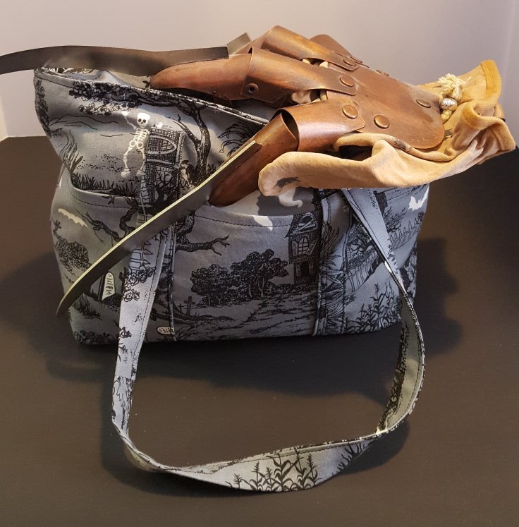 PleasePurses's tweet photo. https://t.co/I2evzVSKMi

For sale! #Halloween #Handmade #Dream #NOES #Freddy #Esty https://t.co/wg0yEK61Xu
