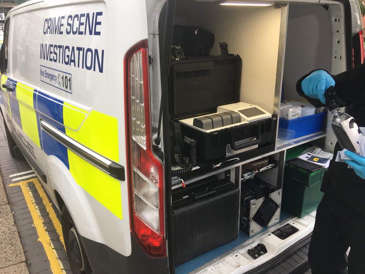 RSSS_SteAustin's tweet photo. The first use of near scene #paradna for incident in Leeds by CSI. #detectingcrime #rapiddna #transformingforensics #transformingpolicing https://t.co/k01y6Ivsjq