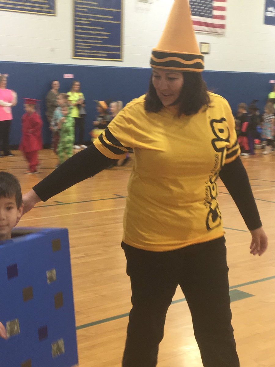 TinaWartman's tweet image. Happy Halloween from TEAMFALCON #paradefun